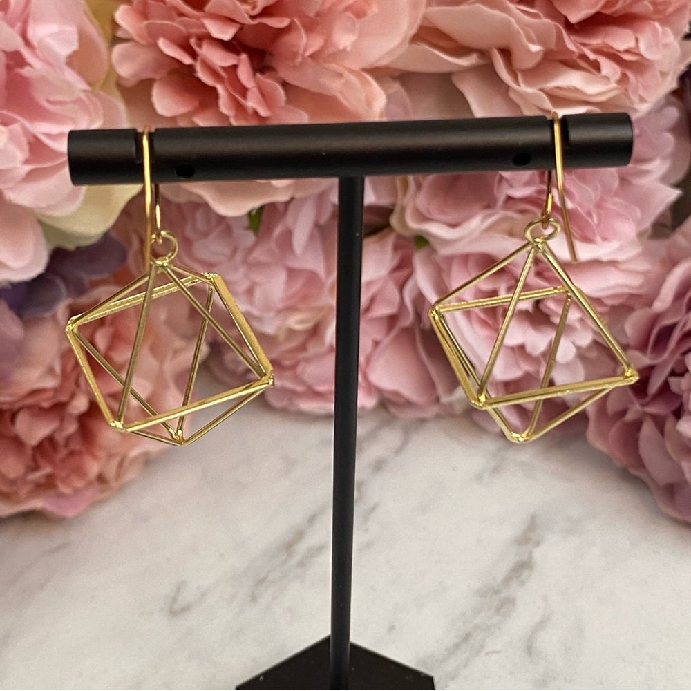 Beautiful Geometric Lantern Dangle Earrings - Picture 16 of 16